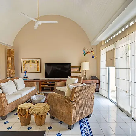Awesome 2br With Pool In Getsemani Apartment *